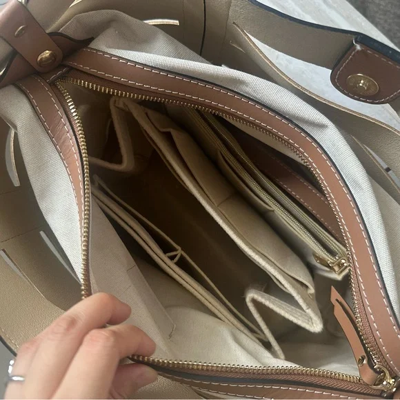 Elegant Cream and Brown Striped Tote Bag - Picture 3 of 6